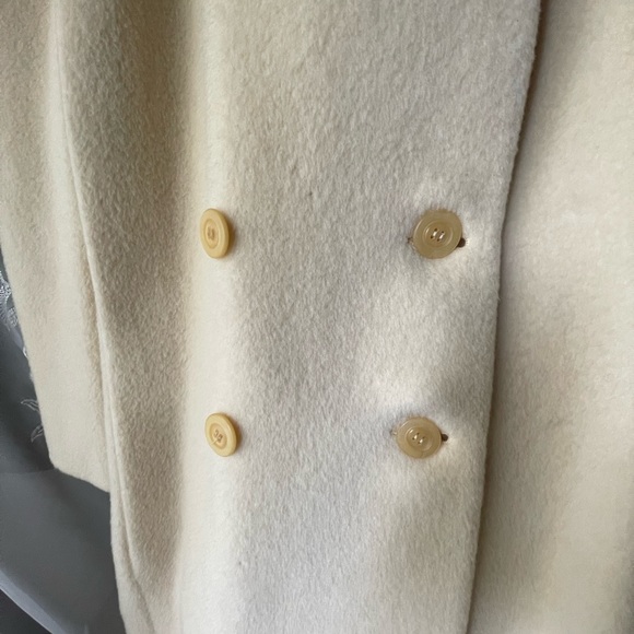 WOMENS..VTG. CREME..”PACESETTER” 100% wOOL DOUBLE BREAST PLEATED MAXI COAT - Picture 5 of 13